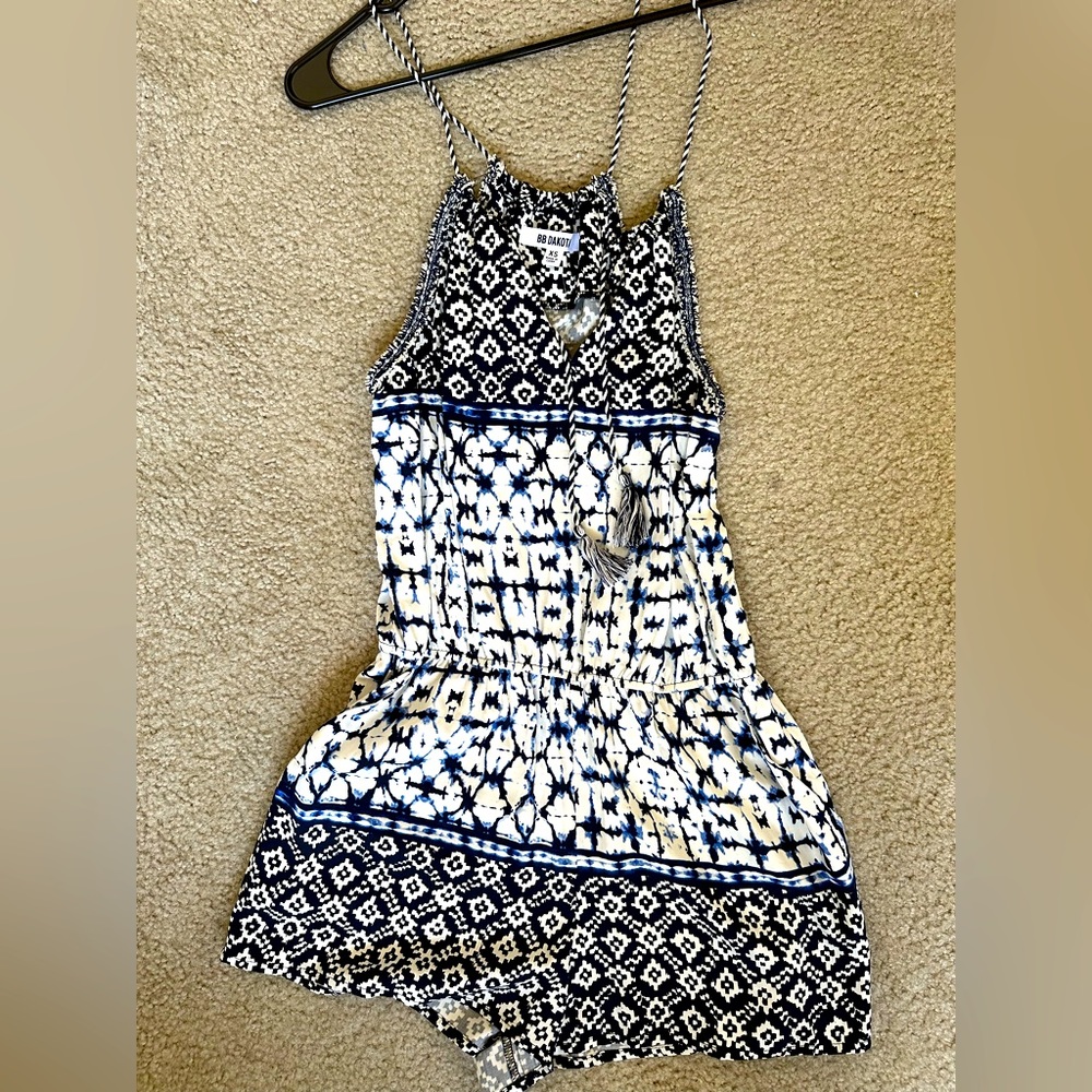 UNWORN w TAGS! — BB Dakota — navy/blue/white Tie-dye Romper — XS